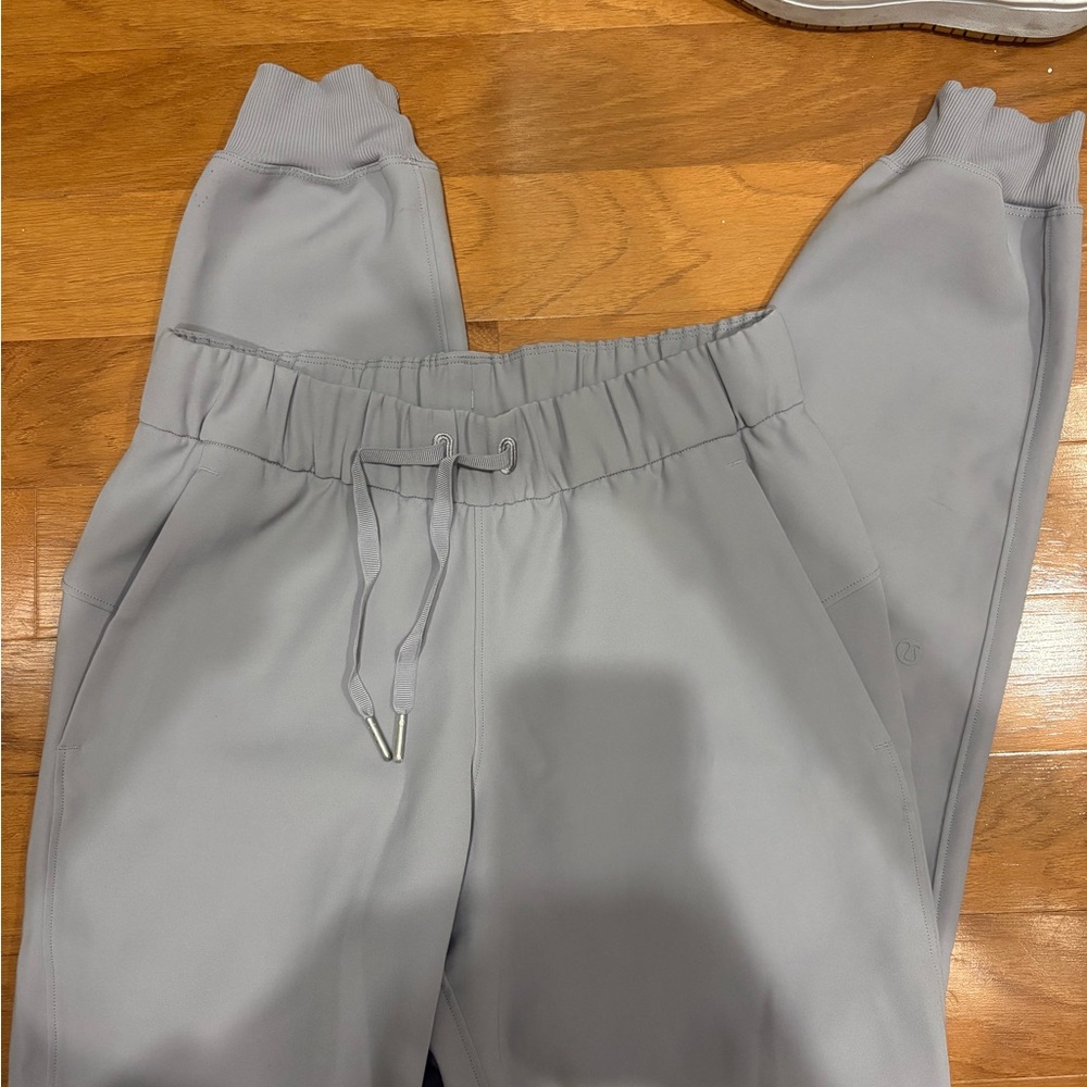 Lululemon joggers size 2!
